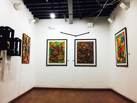 Exposición “Reencuentro con el bebé que creció solo”